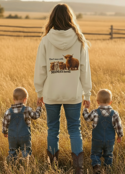 Mess with mama’s herd… find out /Unisex Heavy Blend™ Hooded Sweatshirt
